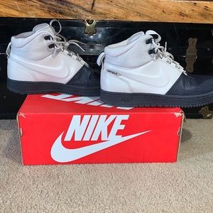 Nike Path Winter Boots